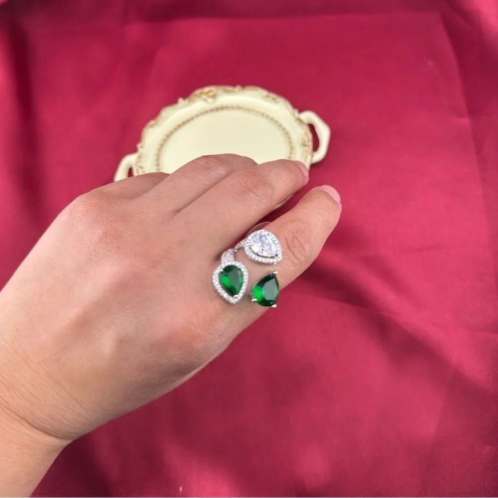 Sterling Silver Elegant Triple Stone Statement Ring - GreenWhite Teardrop Design - Picture 5 of 5